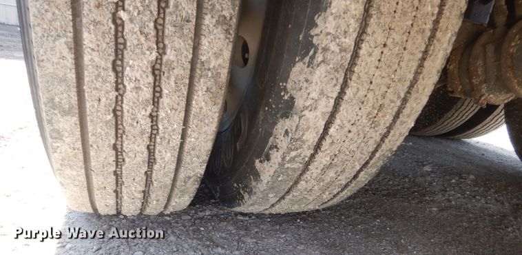 image for item IK9789 2005 Wilson PSDCL-402  livestock trailer