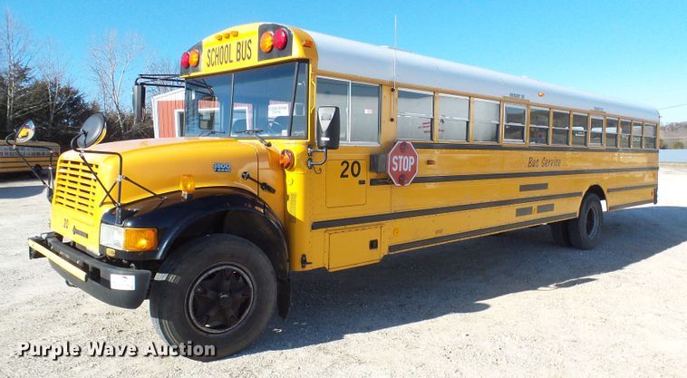 image for item DC2872 2000 International 3800  school bus