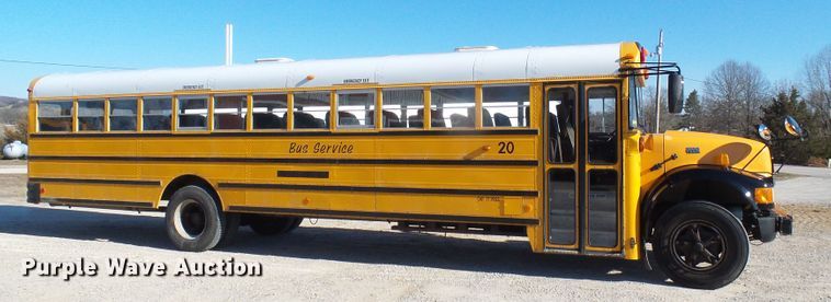 image for item DC2872 2000 International 3800  school bus