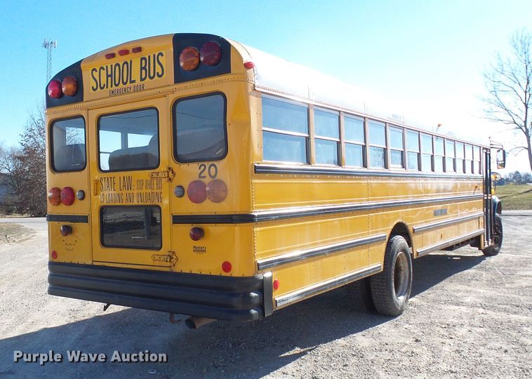 image for item DC2872 2000 International 3800  school bus