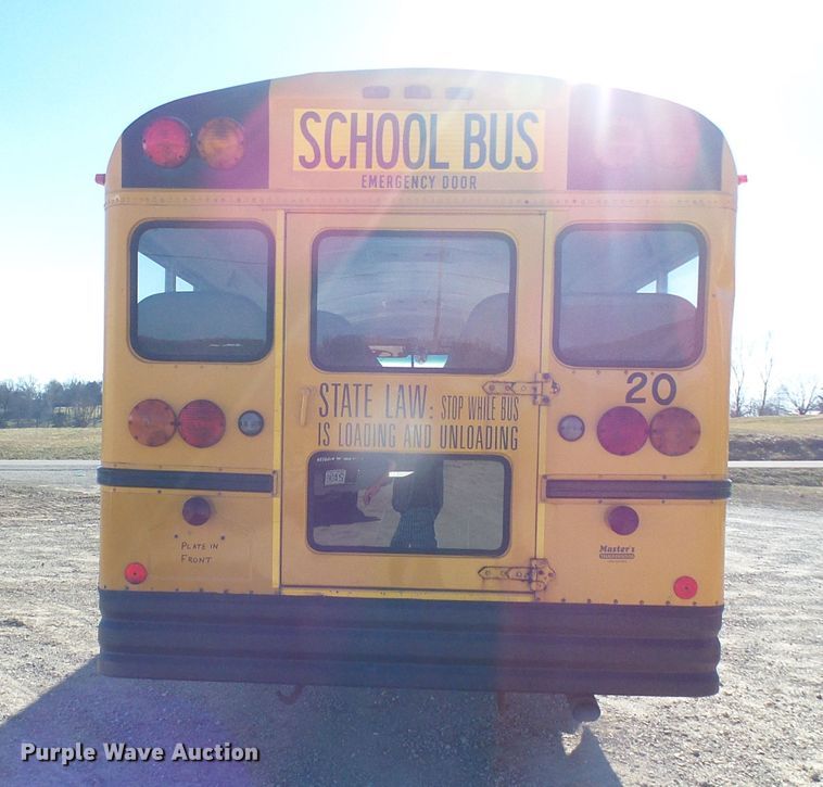 image for item DC2872 2000 International 3800  school bus