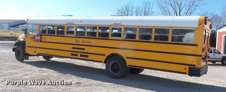 image for item DC2872 2000 International 3800  school bus