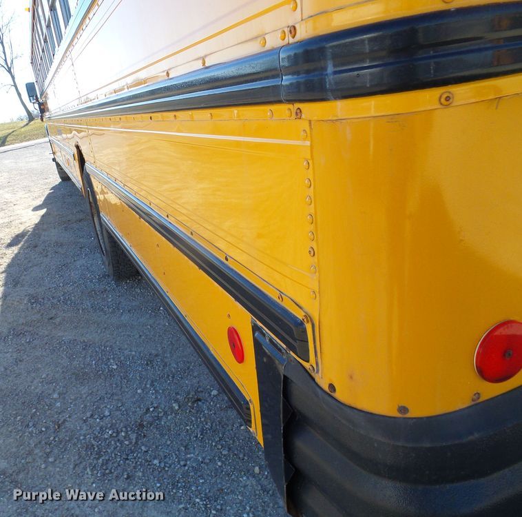 image for item DC2872 2000 International 3800  school bus