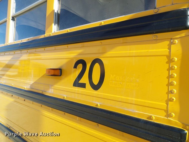 image for item DC2872 2000 International 3800  school bus