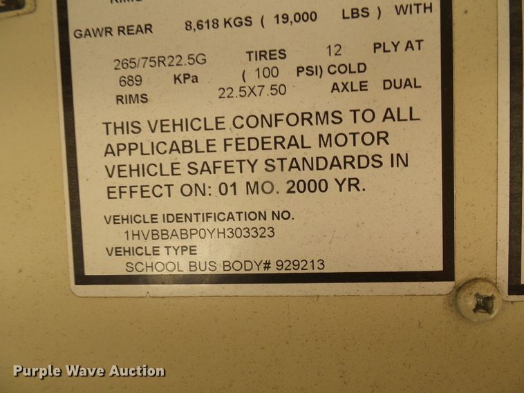 image for item DC2872 2000 International 3800  school bus