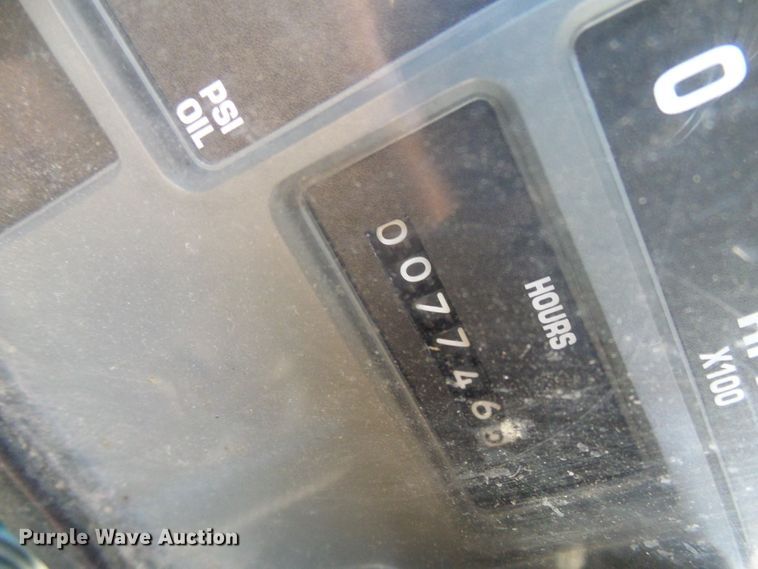 image for item DC2872 2000 International 3800  school bus