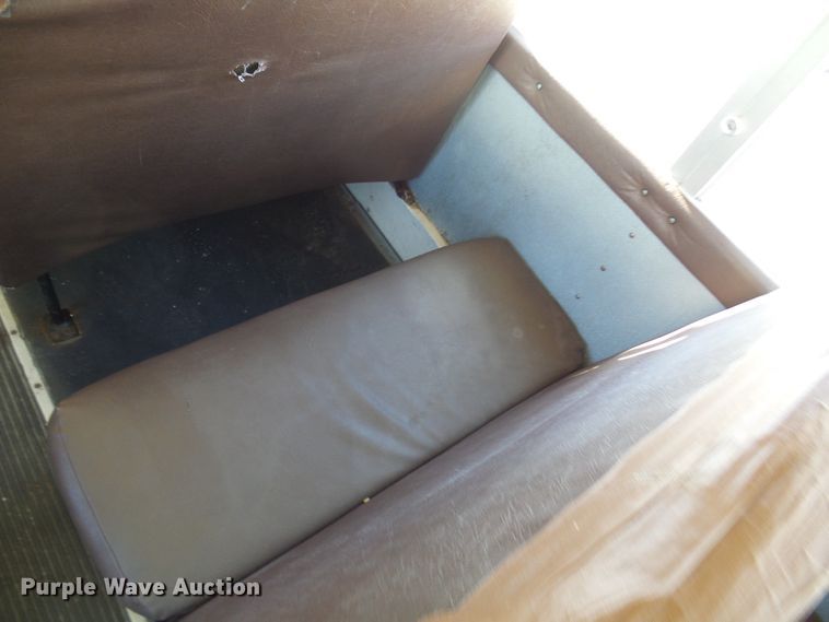 image for item DC2872 2000 International 3800  school bus