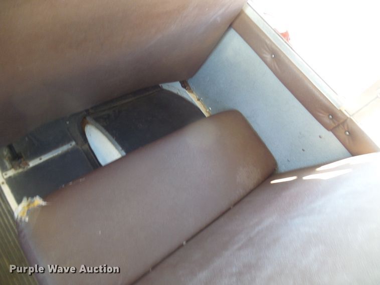 image for item DC2872 2000 International 3800  school bus