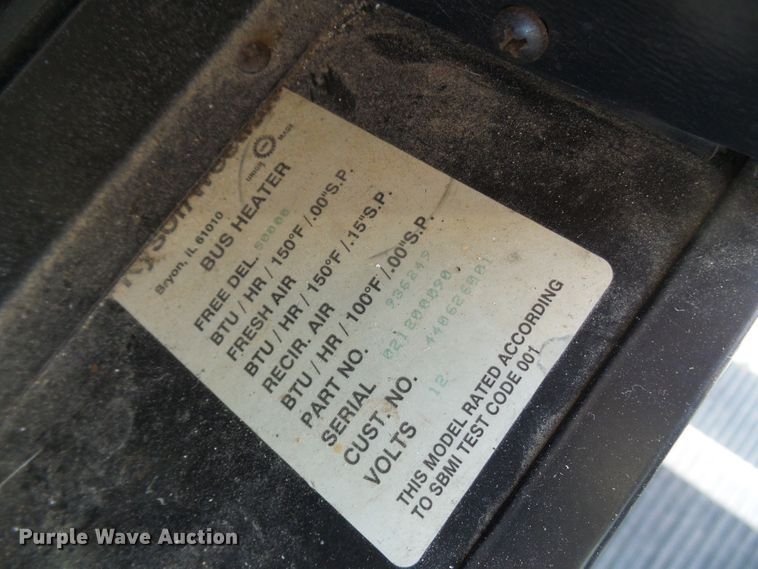 image for item DC2872 2000 International 3800  school bus