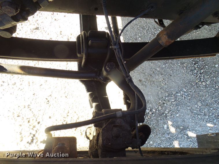 image for item DC2872 2000 International 3800  school bus