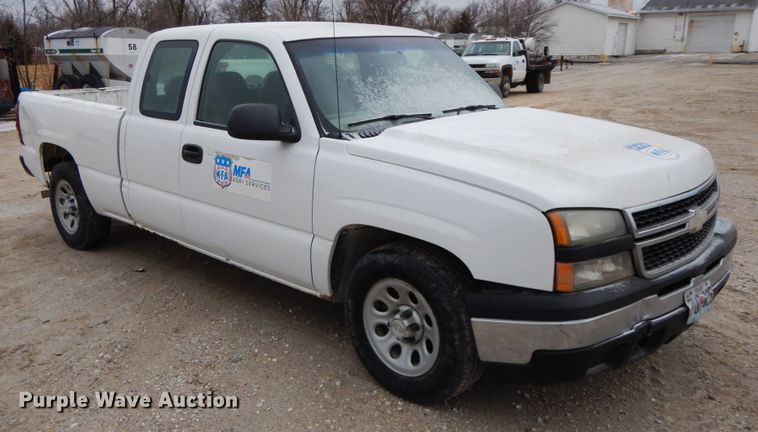 image for item DF6346 2006 Chevrolet Silverado 1500  Ext. Cab pickup truck