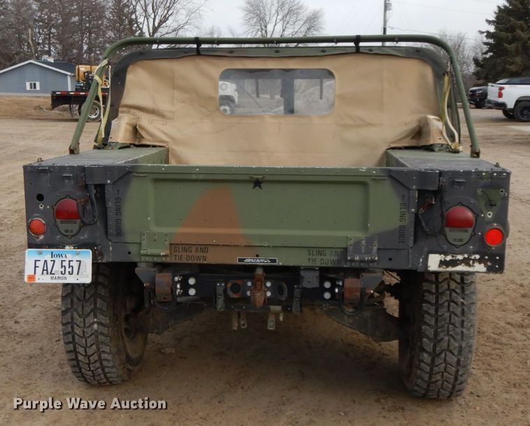 image for item DF6491 1990 Am General M998 Humvee  SUV