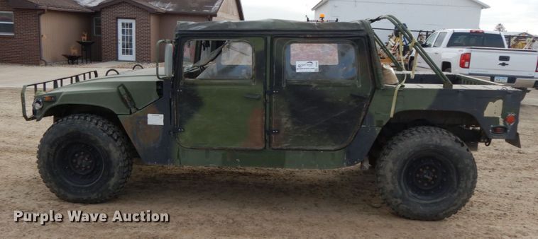 image for item DF6491 1990 Am General M998 Humvee  SUV
