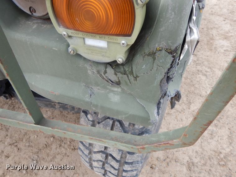 image for item DF6491 1990 Am General M998 Humvee  SUV