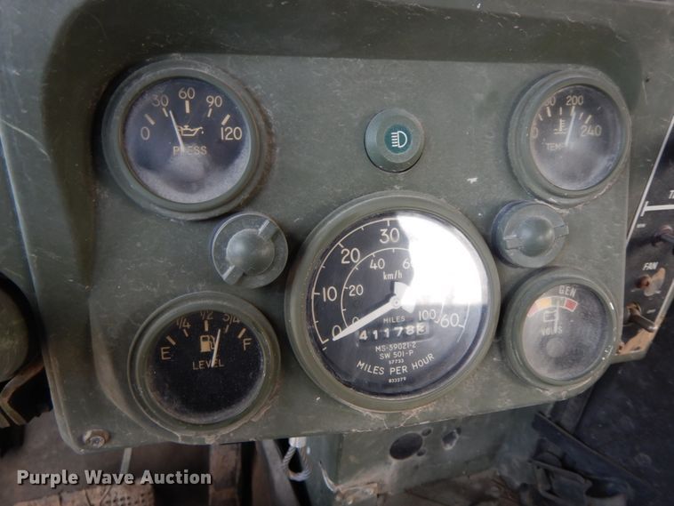 image for item DF6491 1990 Am General M998 Humvee  SUV