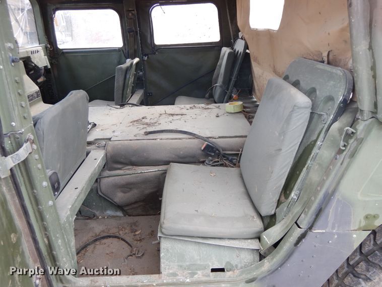 image for item DF6491 1990 Am General M998 Humvee  SUV