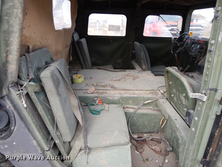 image for item DF6491 1990 Am General M998 Humvee  SUV