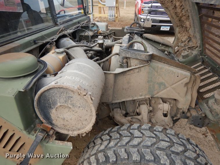 image for item DF6491 1990 Am General M998 Humvee  SUV