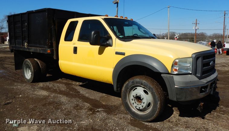 image for item DF6760 2005 Ford F450  flat dump bed truck