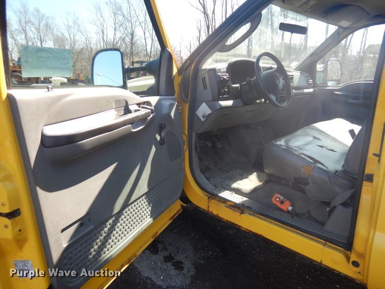 image for item DF6760 2005 Ford F450  flat dump bed truck