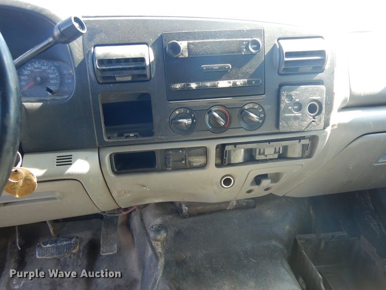 image for item DF6760 2005 Ford F450  flat dump bed truck