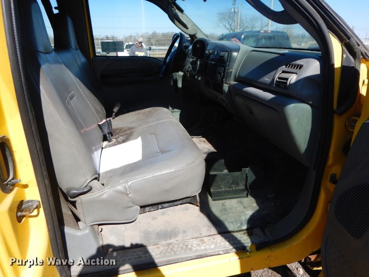 image for item DF6760 2005 Ford F450  flat dump bed truck
