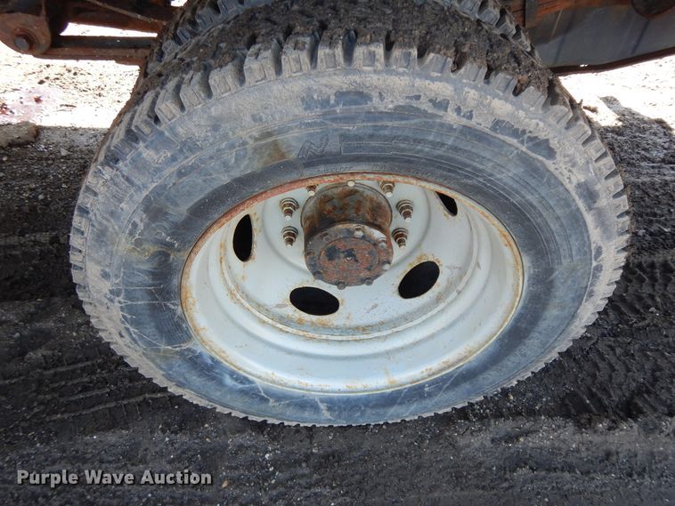 image for item DF6760 2005 Ford F450  flat dump bed truck