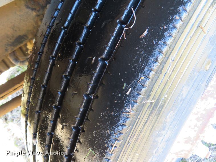 image for item DH0708 1999 Freightliner FL70  box truck