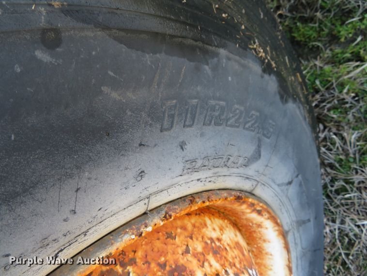 image for item DH0708 1999 Freightliner FL70  box truck