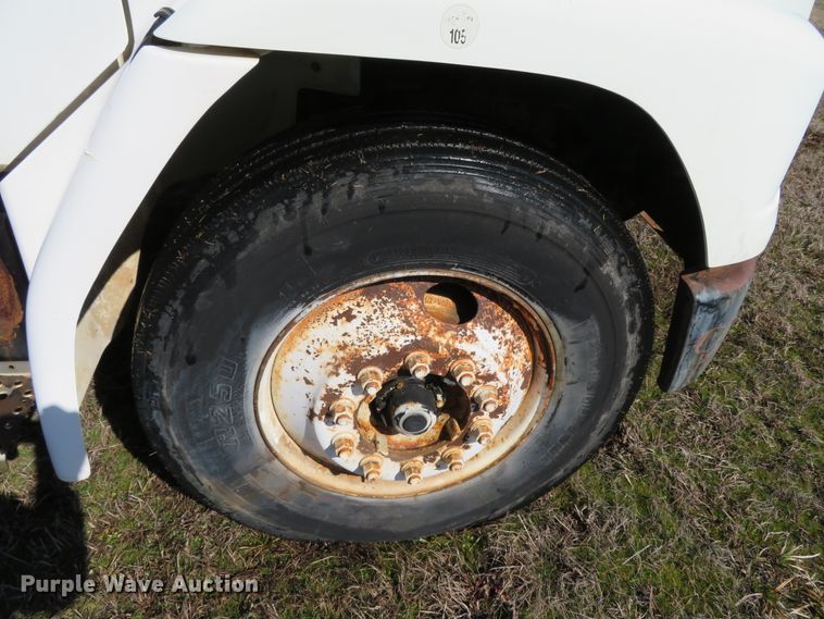 image for item DH0708 1999 Freightliner FL70  box truck