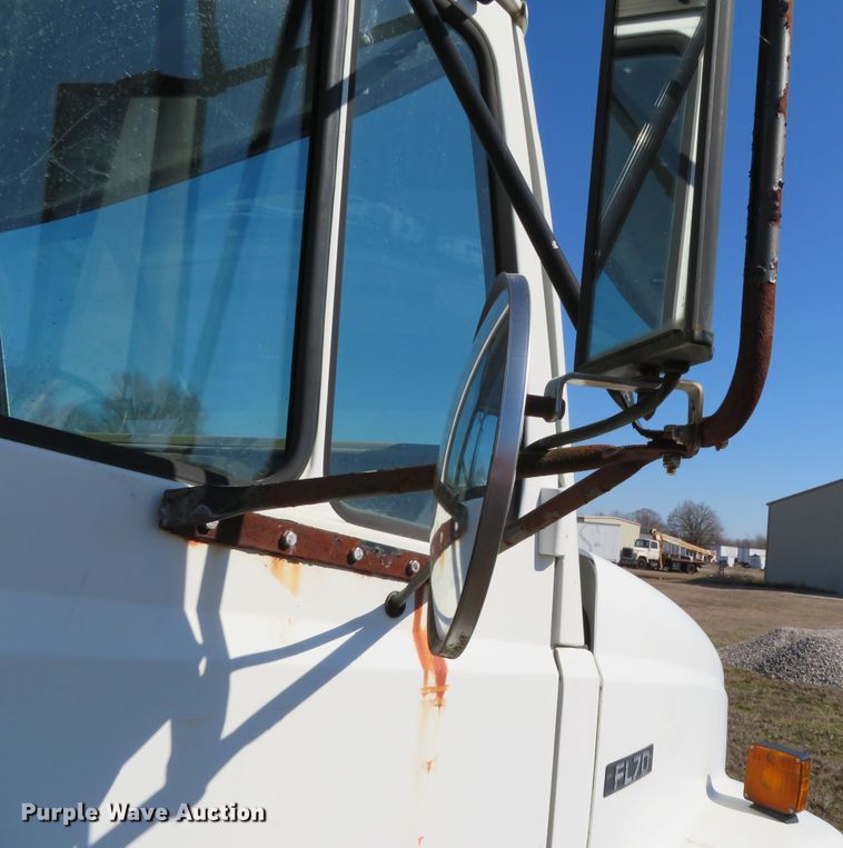 image for item DH0708 1999 Freightliner FL70  box truck