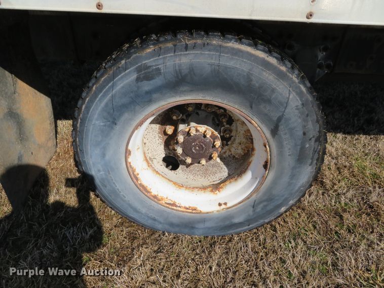 image for item DH0708 1999 Freightliner FL70  box truck