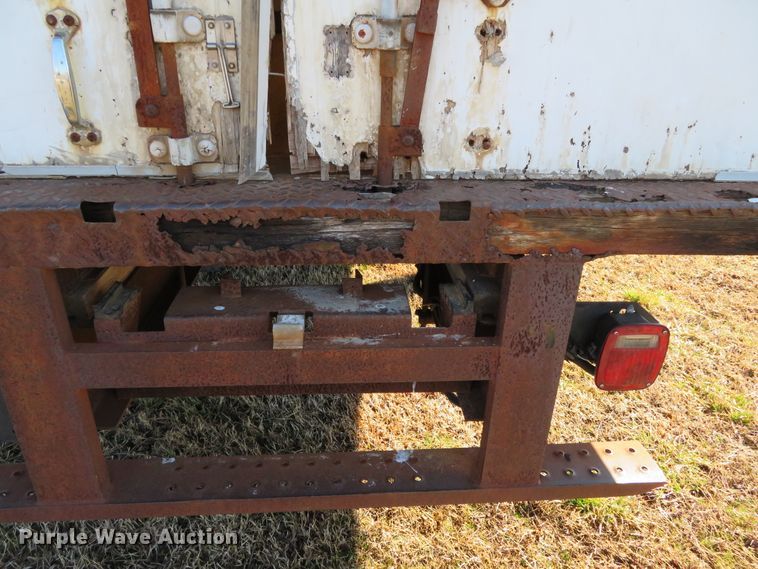 image for item DH0708 1999 Freightliner FL70  box truck