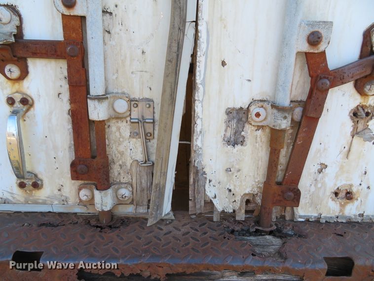 image for item DH0708 1999 Freightliner FL70  box truck