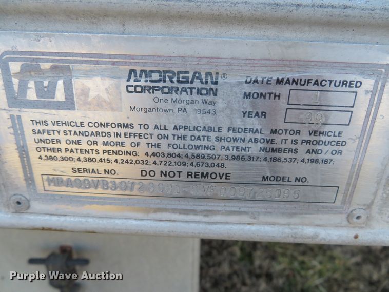 image for item DH0708 1999 Freightliner FL70  box truck