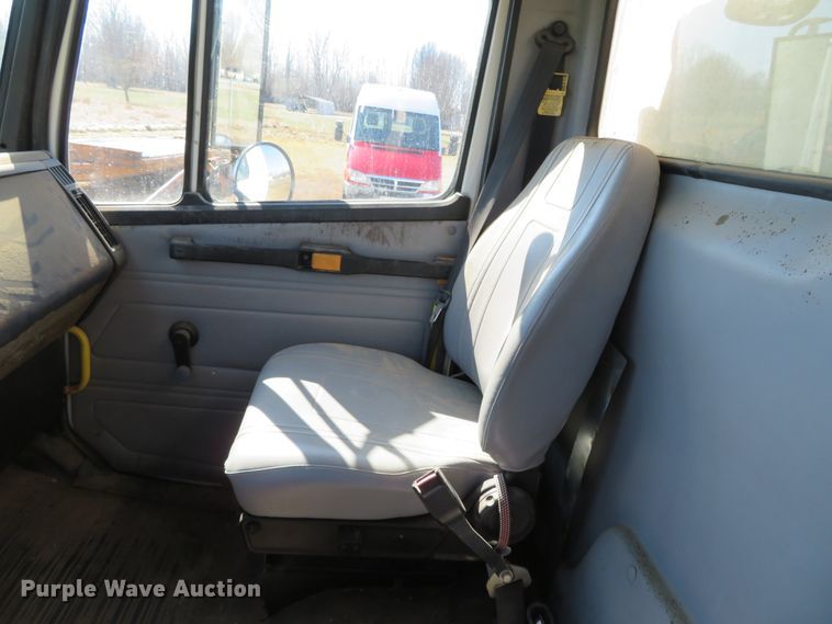 image for item DH0708 1999 Freightliner FL70  box truck