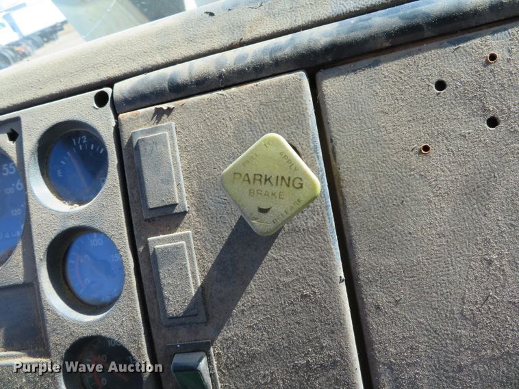 image for item DH0708 1999 Freightliner FL70  box truck