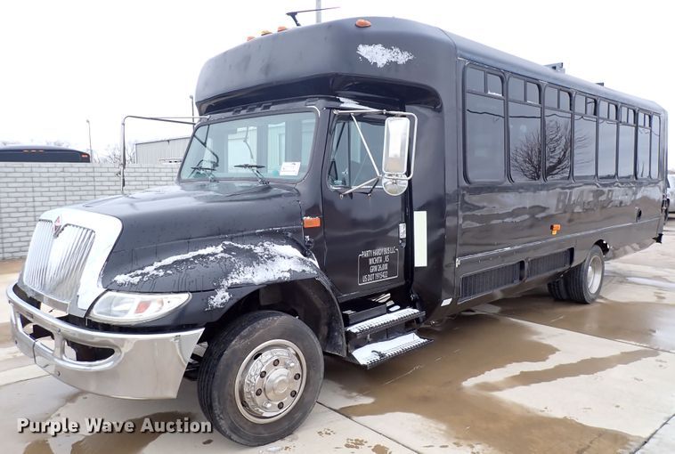 image for item DJ0042 2000 El Dorado 3400  party bus