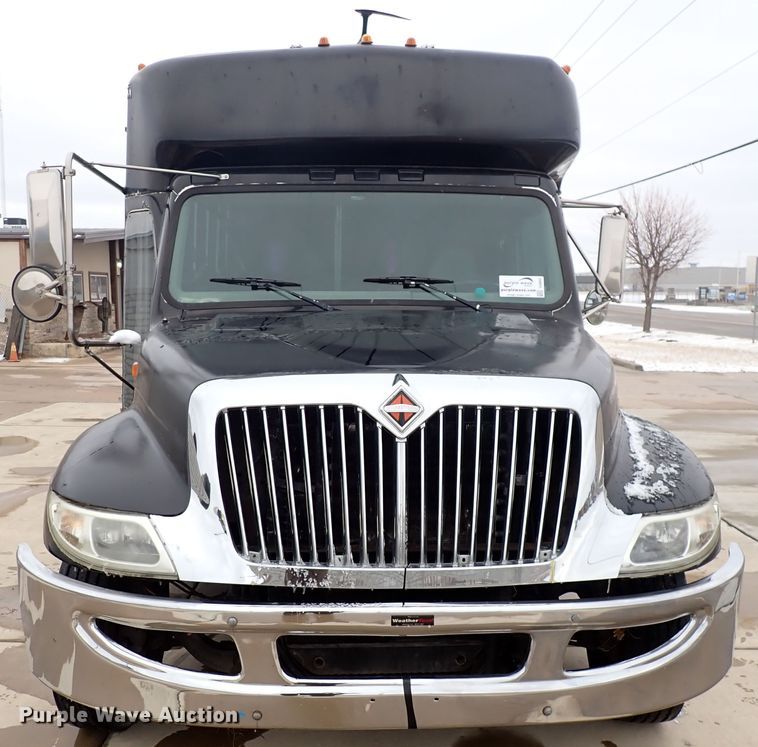 image for item DJ0042 2000 El Dorado 3400  party bus