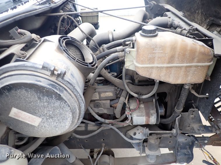 image for item DJ0042 2000 El Dorado 3400  party bus