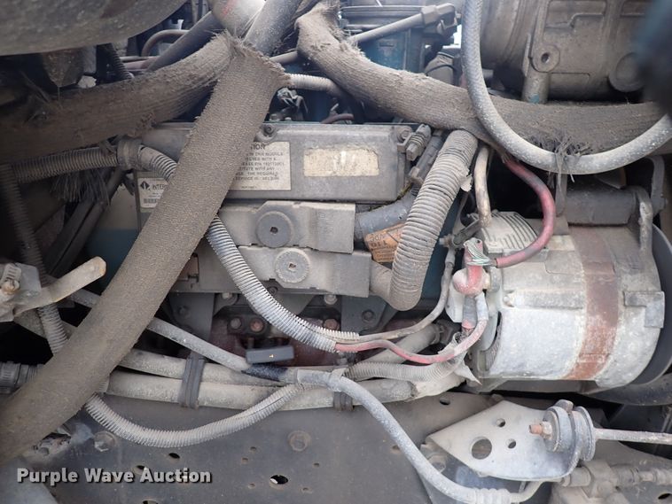 image for item DJ0042 2000 El Dorado 3400  party bus