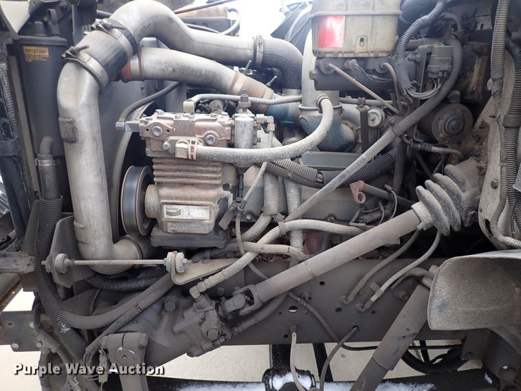 image for item DJ0042 2000 El Dorado 3400  party bus