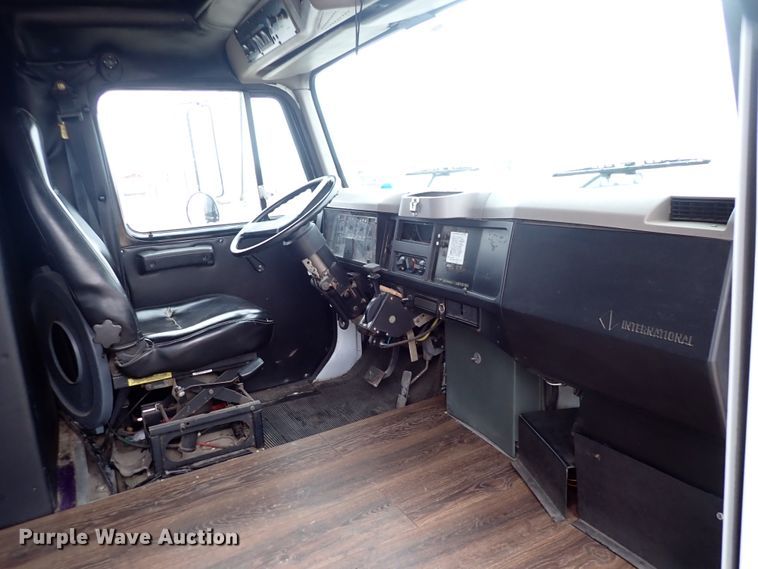 image for item DJ0042 2000 El Dorado 3400  party bus