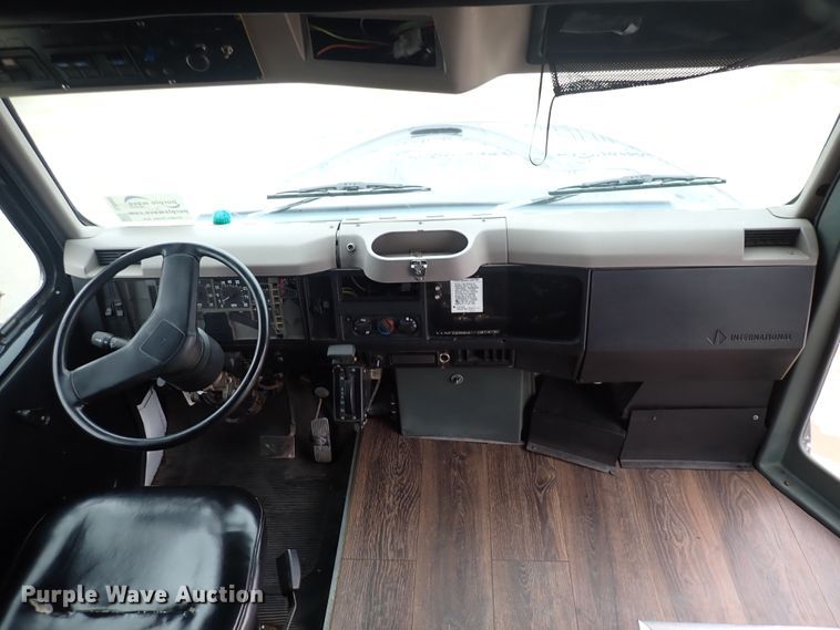 image for item DJ0042 2000 El Dorado 3400  party bus