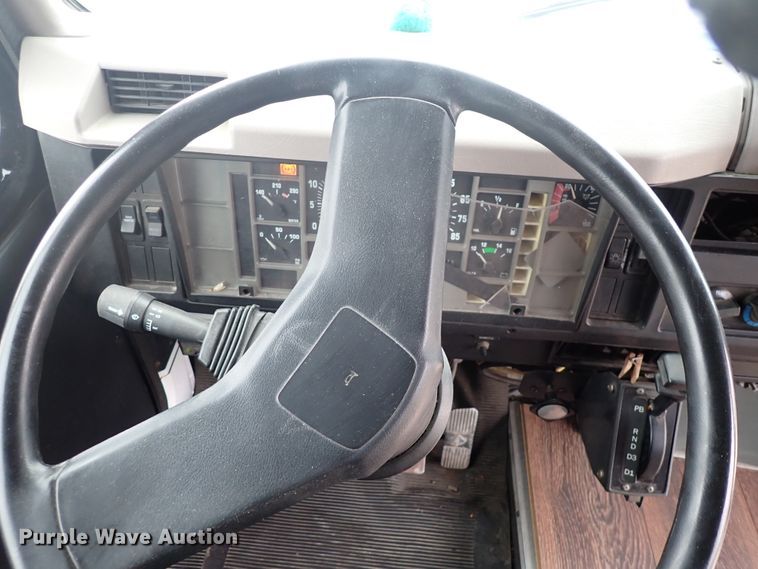 image for item DJ0042 2000 El Dorado 3400  party bus