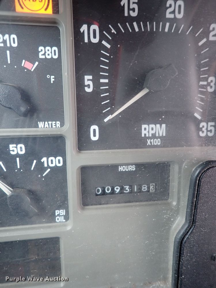 image for item DJ0042 2000 El Dorado 3400  party bus