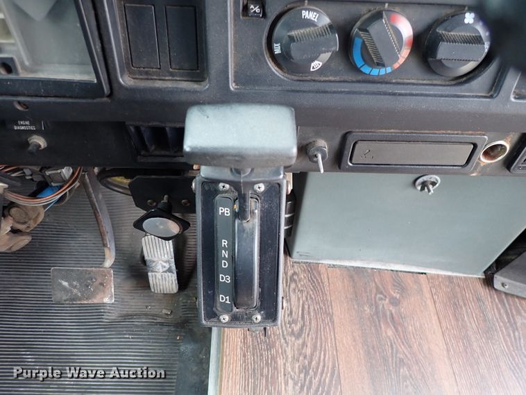 image for item DJ0042 2000 El Dorado 3400  party bus