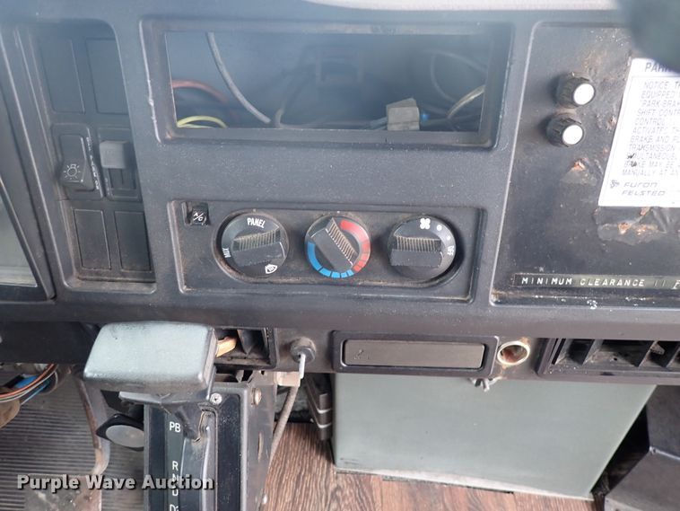 image for item DJ0042 2000 El Dorado 3400  party bus