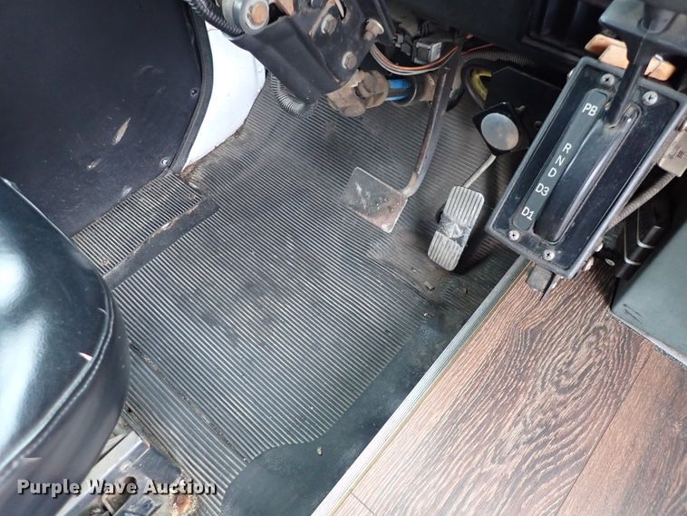 image for item DJ0042 2000 El Dorado 3400  party bus