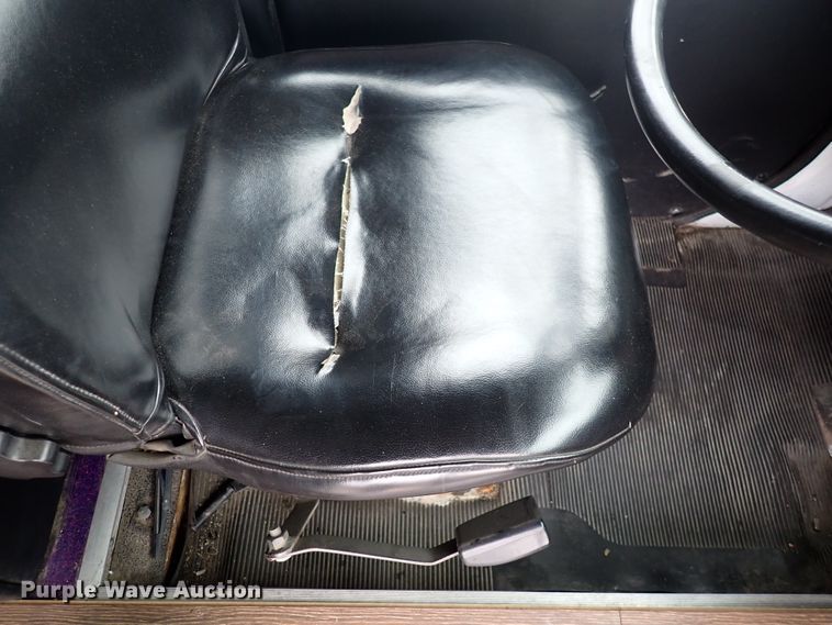 image for item DJ0042 2000 El Dorado 3400  party bus